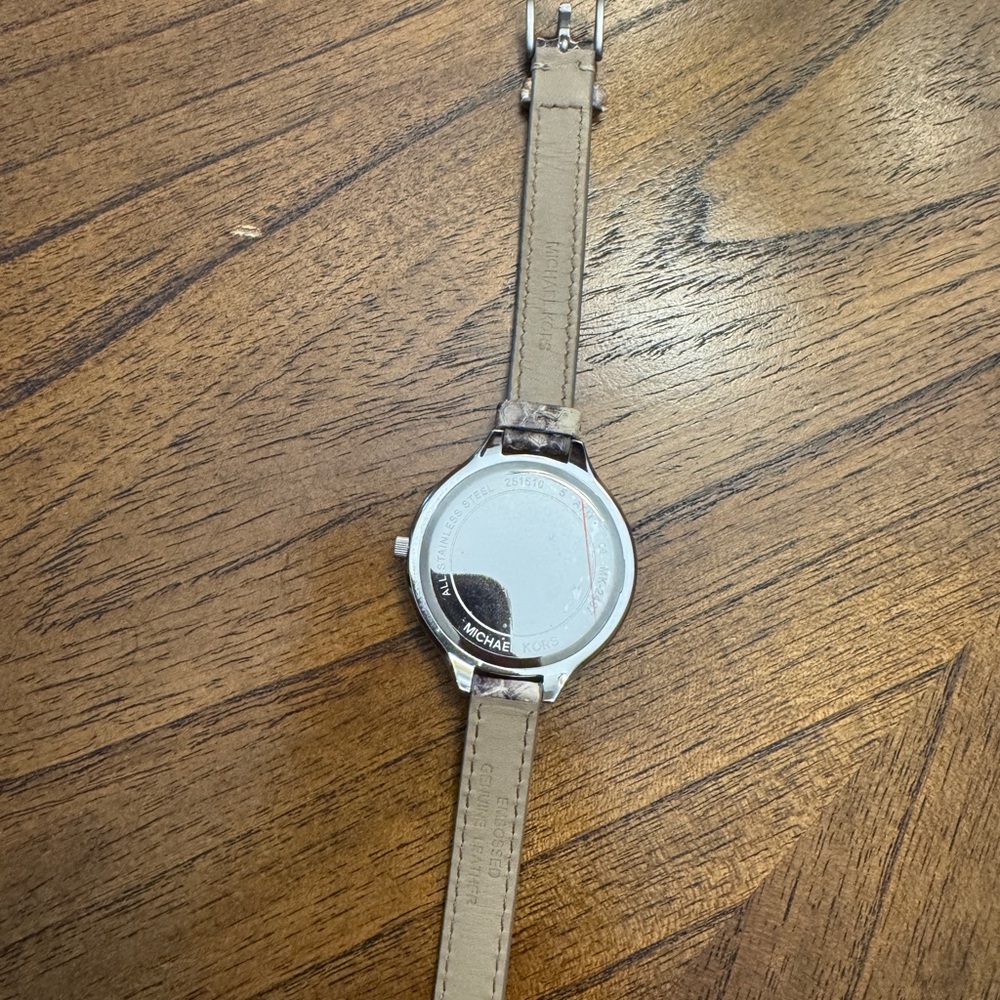 Michael Kors Watch - Picture 4 of 5